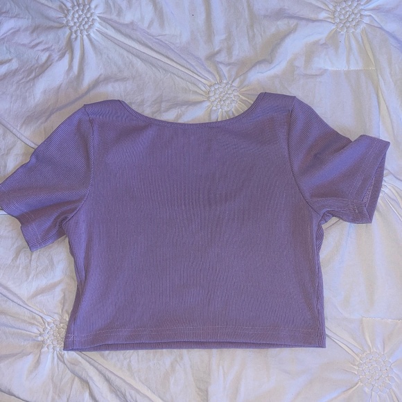 Shein light purple cropped tee - Picture 2 of 2